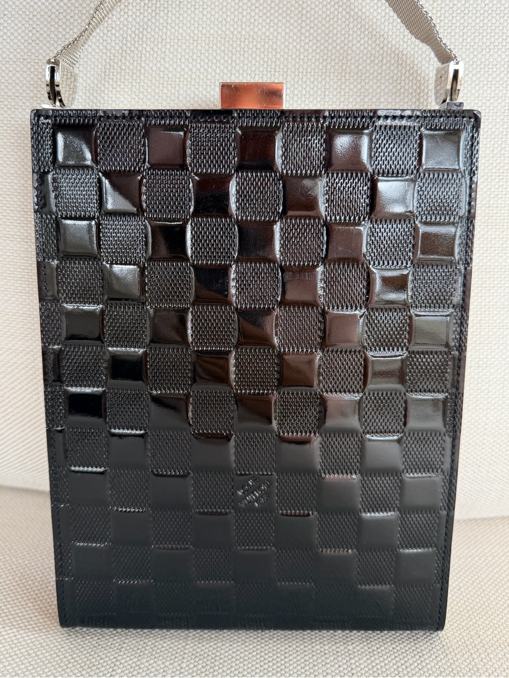LOUIS VUITTON Anouchka MM Monogram Mini Glacé Patent Clutch Bag M92230 Mirror